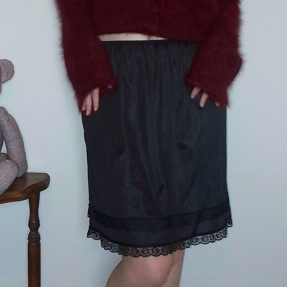 vintage slip skirt - Picture 2 of 2